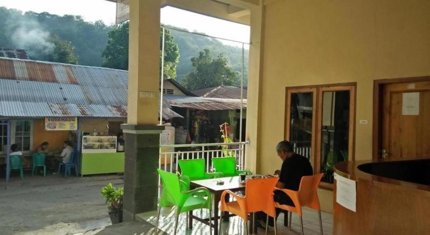 Siola Hotel Лабуан-Бахо Экстерьер фото