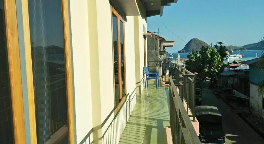 Siola Hotel Лабуан-Бахо Экстерьер фото