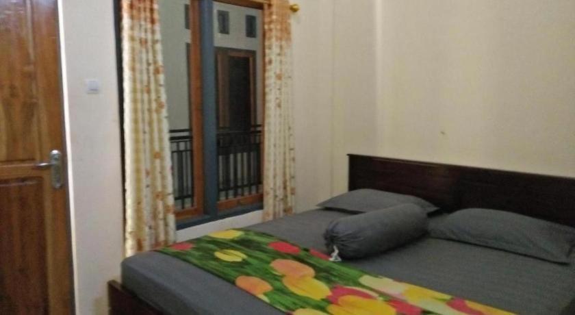 Siola Hotel Лабуан-Бахо Экстерьер фото